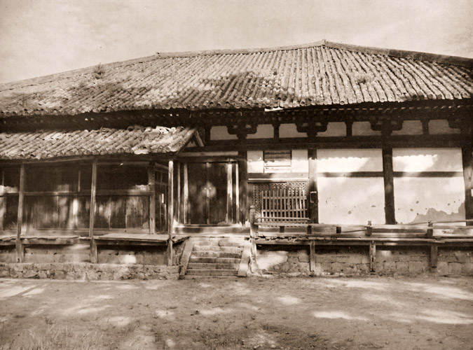 当麻寺 [佐保山堯海, 日本カメラ 1956年1月号より] パブリックドメイン画像 