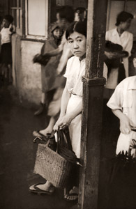出迎え [山本謹也, 日本カメラ 1956年4月号より]のサムネイル画像