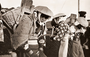 女仲士 [桶村定雄, 日本カメラ 1956年4月号より]のサムネイル画像