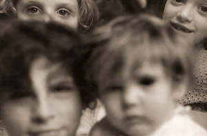託児所の子供たち [福田勝治, 日本カメラ 1956年4月号より]のサムネイル画像