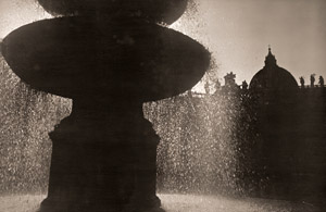 ピエトロ広場にて [福田勝治, 日本カメラ 1956年4月号より]のサムネイル画像