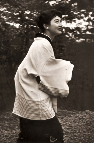 森の中 [川田勇, 月刊カメラ 1956年10月号より] パブリックドメイン画像 
