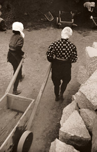 働く人 [山内保, 月刊カメラ 1956年10月号より]のサムネイル画像