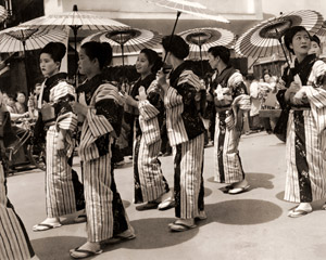 祭の日 [大根富二郎, カメラ毎日 1954年9月号より]のサムネイル画像