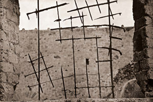 こわれた鉄格子 [エルンスト・ハアス, カメラ毎日 1954年9月号より]のサムネイル画像