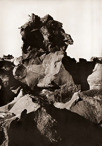 昭和熔岩 [北原洋一, 日本カメラ 1955年12月号より]のサムネイル画像