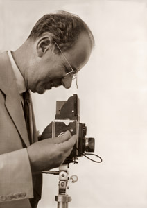 フィリップ・ハルスマン [三木淳, 日本カメラ 1955年4月号より]のサムネイル画像