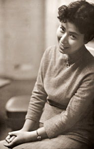 N嬢 [秋山庄太郎, 日本カメラ 1955年4月号より]のサムネイル画像