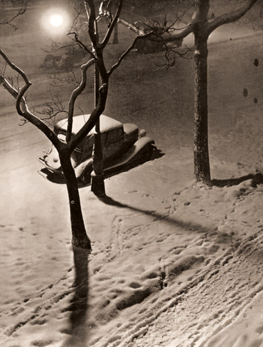 雪の夜 [ヘンドリック・ダアル, アサヒカメラ 1936年2月号より] パブリックドメイン画像 