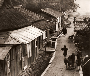 黄昏の村 [植田壽三, アサヒカメラ 1937年4月号より]のサムネイル画像