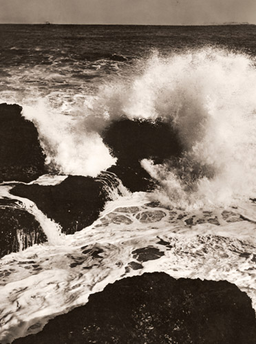 春の海 [河村英一, アサヒカメラ 1937年4月号より] パブリックドメイン画像 