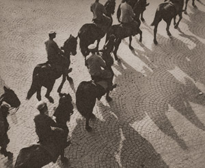 騎乘隊 [大西正一, アサヒカメラ 1939年9月号より]のサムネイル画像