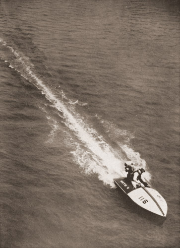 モーターボート [長濱慶三, アサヒカメラ 1939年9月号より] パブリックドメイン画像 