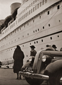 観光船の人々 [原詢之助, アサヒカメラ 1936年6月号より]のサムネイル画像