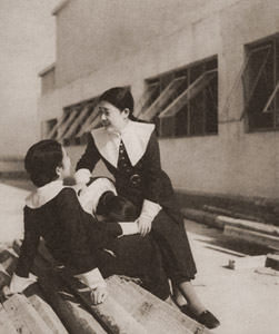 楽しき一刻 [稲熊武夫, 1935年, アサヒカメラ 1936年6月号より]のサムネイル画像