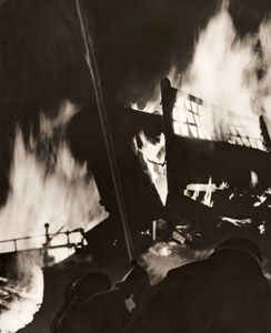 火災 [重良光, アサヒカメラ 1938年5月号より]のサムネイル画像