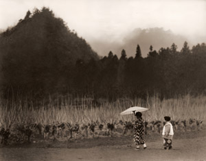 畦行く子供 [名倉英二, アサヒカメラ 1938年5月号より]のサムネイル画像