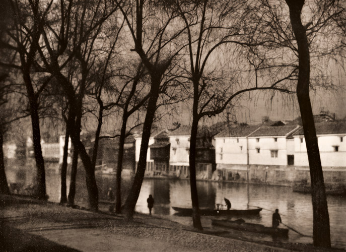 河岸 [米谷紅浪, アサヒカメラ 1938年5月号より] パブリックドメイン画像 