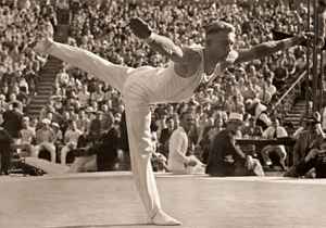 徒手体操、平均運動 [パウル・ヴォルフ, 1936年, ライカによる第十一回伯林オリムピック写真集より]のサムネイル画像