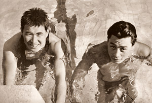 わが短距離陣の両豪、新井、遊佐（右）選手 [パウル・ヴォルフ, 1936年, ライカによる第十一回伯林オリムピック写真集より]のサムネイル画像