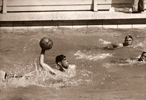 水球、日本対独逸 [パウル・ヴォルフ, 1936年, ライカによる第十一回伯林オリムピック写真集より]のサムネイル画像