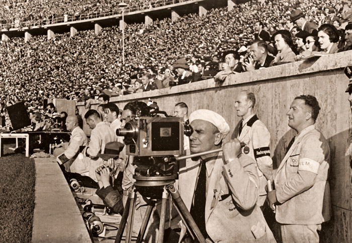 写真班席 [パウル・ヴォルフ, 1936年, ライカによる第十一回伯林オリムピック写真集より] パブリックドメイン画像 
