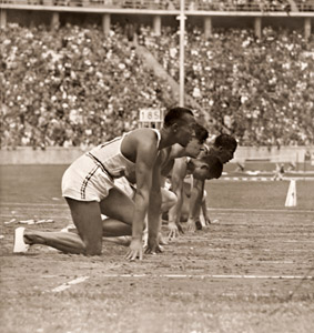 100m競走スタート [パウル・ヴォルフ, 1936年, ライカによる第十一回伯林オリムピック写真集より]のサムネイル画像