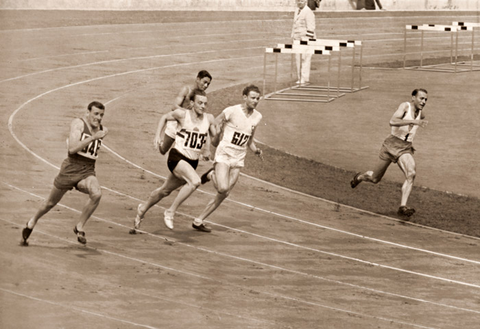 200m 競走予選 [パウル・ヴォルフ, 1936年, ライカによる第十一回伯林オリムピック写真集より] パブリックドメイン画像 