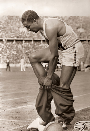 100m 10.4秒 米国Metcalfe選手 [パウル・ヴォルフ, 1936年, ライカによる第十一回伯林オリムピック写真集より] パブリックドメイン画像 