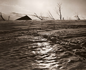 シュプール [三木慶介, 1955年, アサヒカメラ 1956年5月号より]のサムネイル画像