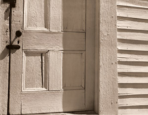 教会の扉 [エドワード・ウェストン, 1940年, アサヒカメラ 1956年5月号より]のサムネイル画像