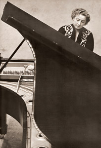 ジェルメーヌ・ルルー女史 1 [木村伊兵衛, アサヒカメラ 1954年5月号より]のサムネイル画像
