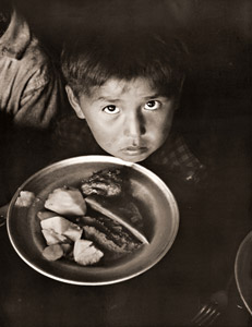 雨にぬれて [レオナード・マッコーム, アサヒカメラ 1954年5月号より]のサムネイル画像