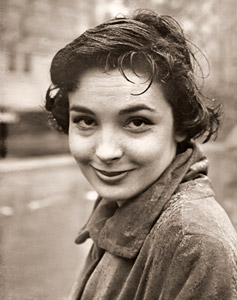 メキシコの女 [レオナード・マッコーム, アサヒカメラ 1954年5月号より]のサムネイル画像