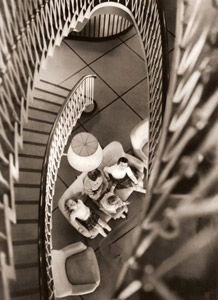 らせん階段 [若林邦三, アサヒカメラ 1954年7月号より]のサムネイル画像
