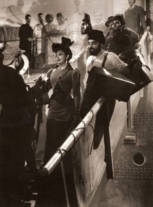 フランス映画「或る夫人」より 3 [アサヒカメラ 1954年7月号より]のサムネイル画像