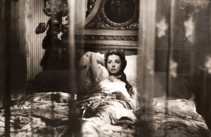 フランス映画「或る夫人」より 2 [アサヒカメラ 1954年7月号より] パブリックドメイン画像 