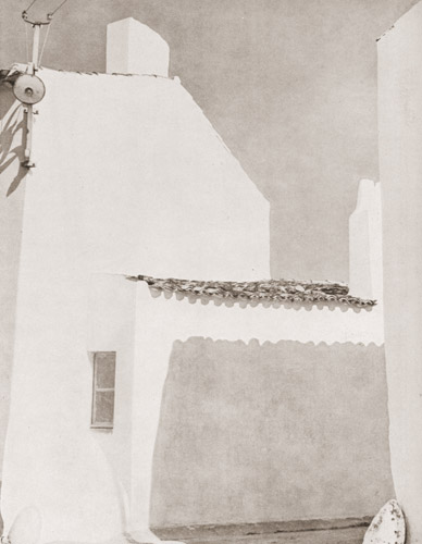 白い家 [ワーナー・ビショフ, アサヒカメラ 1954年7月号より] パブリックドメイン画像 
