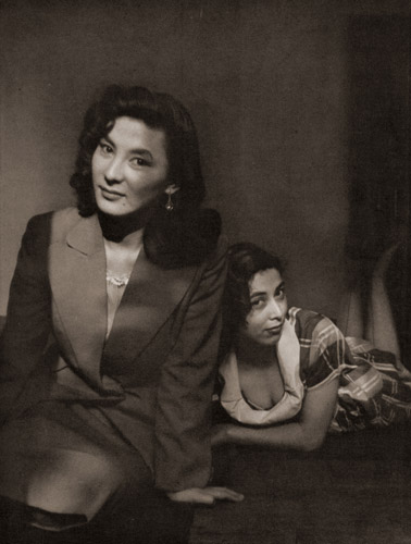 二人の女 [福田勝治, アサヒカメラ 1954年9月号より] パブリックドメイン画像 