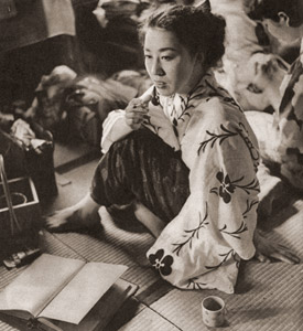 楽屋にて [山本善之介, 1953年, アサヒカメラ 1953年11月号より]のサムネイル画像