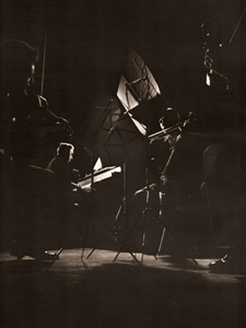 シュナイダー四重奏団 [ジョン・ミリ, アサヒカメラ 1953年11月号より]のサムネイル画像
