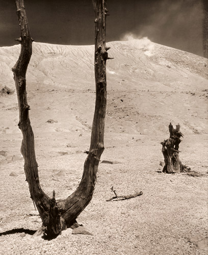 白い山 [江間弘, 1954年, アサヒカメラ 1954年12月号より] パブリックドメイン画像 