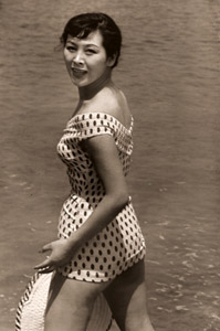 Miss Kazuko Kaneko [Hisao Tsuboi, 1954, from Asahi Camera December 1954] Thumbnail Images