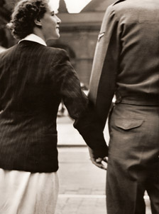 愛情 [ハインツ・ヘルト, アサヒカメラ 1954年12月号より]のサムネイル画像