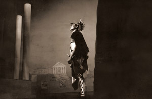 “アンフィトリオン38”より オリンポスの山から下界におりようとするジュピテル [山本善之介, アサヒカメラ 1956年02月号より]のサムネイル画像