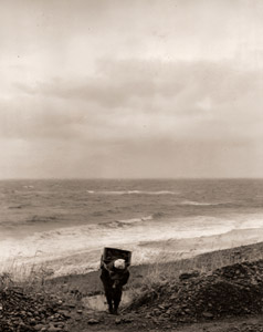 冬の海 [堀内初太郞, アサヒカメラ 1956年2月号より]のサムネイル画像