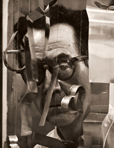 マン・レイ [サンフォード・ロス, アサヒカメラ 1953年8月号より]のサムネイル画像