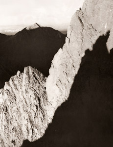 山は暮れゆく [伊藤則美, 1953年, アサヒカメラ 1953年9月号より]のサムネイル画像