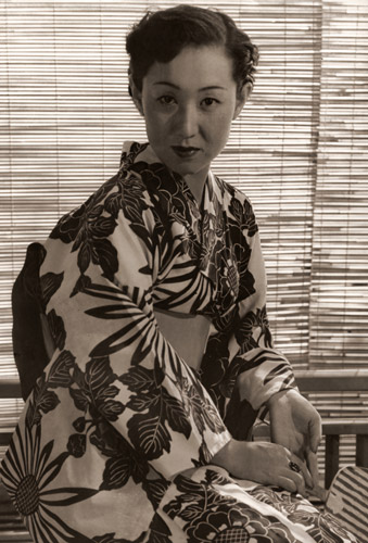 Yukata (Summer Kimono) [Ihei Kimura,  from Asahi Camera September 1953]