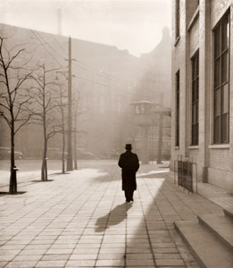寒い朝 [斗光成公, アサヒカメラ 1939年11月号より]のサムネイル画像